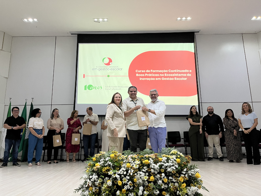 Entrega de lembranças aos convidados